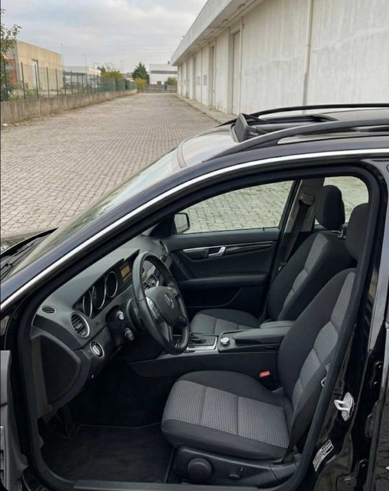 Mercedes-Benz C200  – Em Estado Irrepreensível!