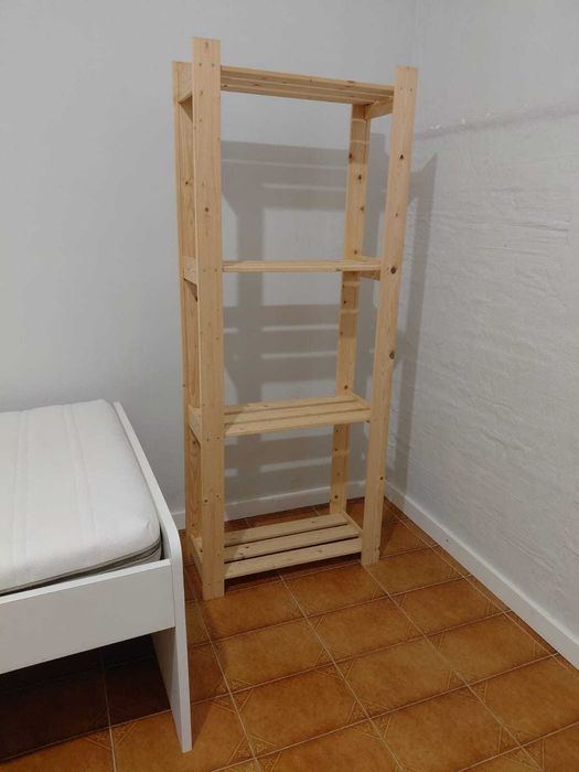 Estante de madeira ikea