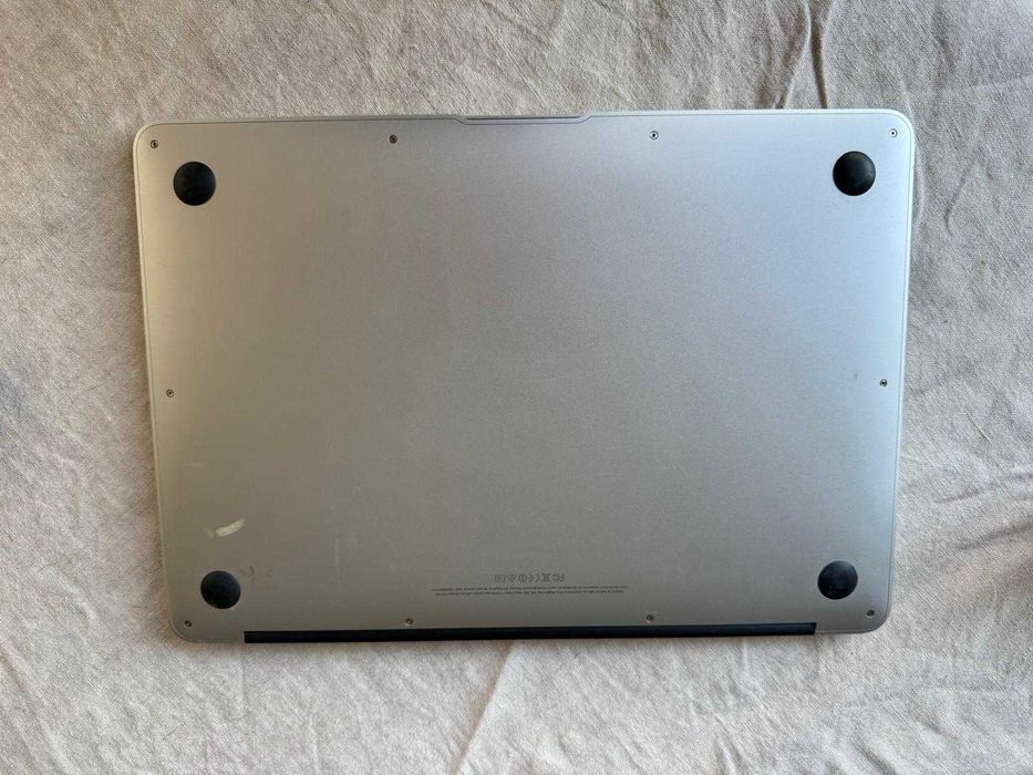 MacBook Air 13" (2013) funcional e com carregador