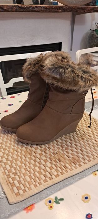 Buty damskie z futerkiem rozmiar 40 obcas 7,5cm brązowe.