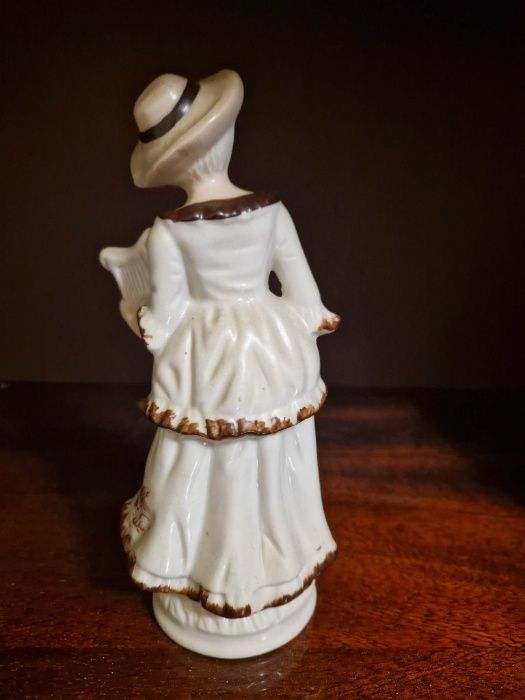 Статуетка порцелянова "Музикантка"