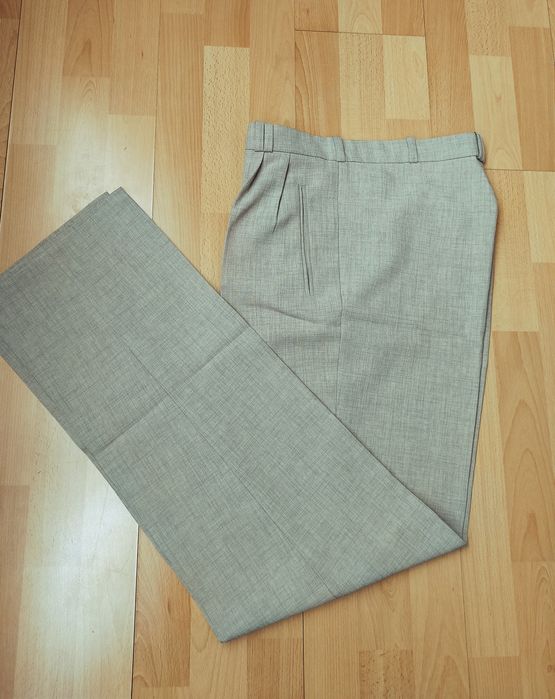 Beżowe spodnie garniturowe, rozm.M, Rafa