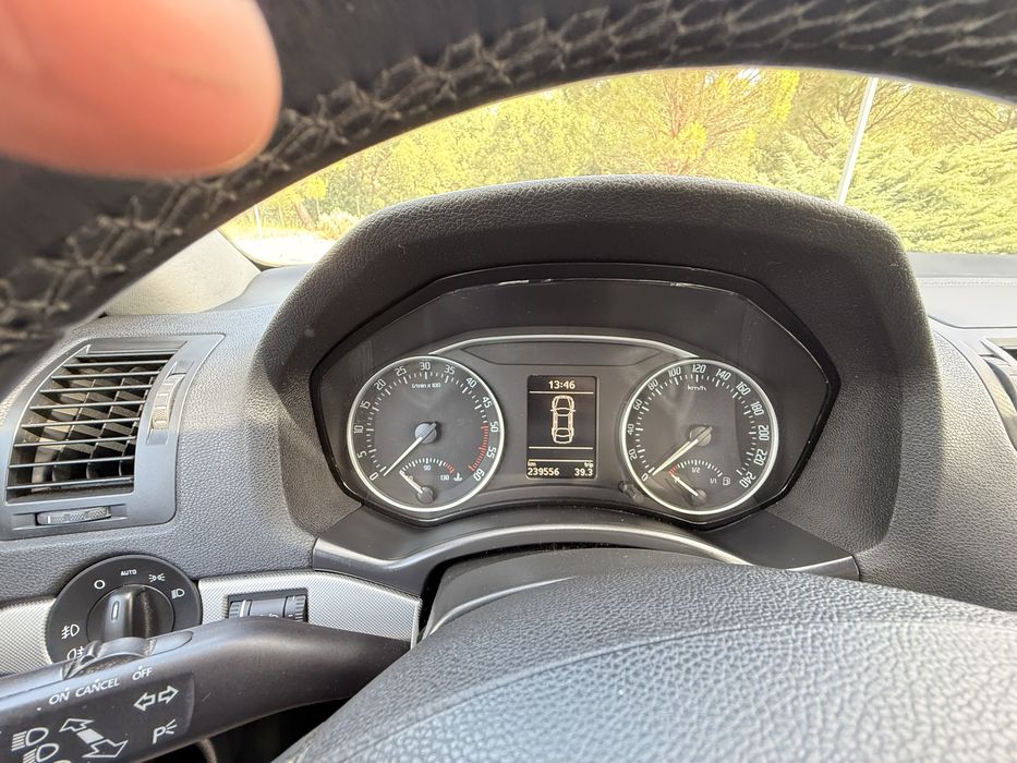Skoda Octavia 1.6 TDI DSG (2010) – Caixa Automática | Teto de Abrir