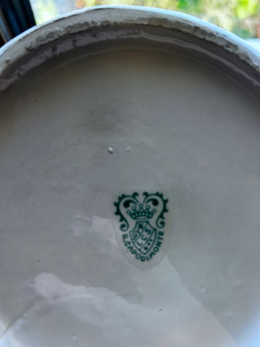 2 peças de Porcelana campodimonte