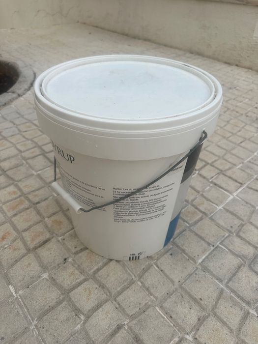 Tinta DYRUP 3 em 1 Marfim 15L – Nova e Selada