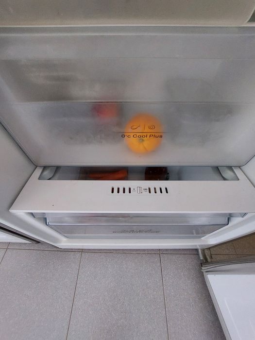 Frigorífico e Arca Vertical Hisense (conjunto)