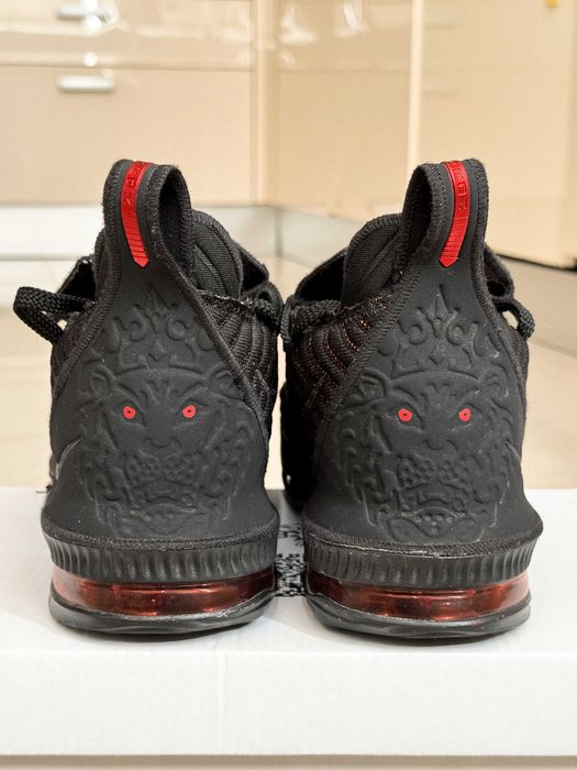 Nike James LeBron 16 *Fresh Bred*
