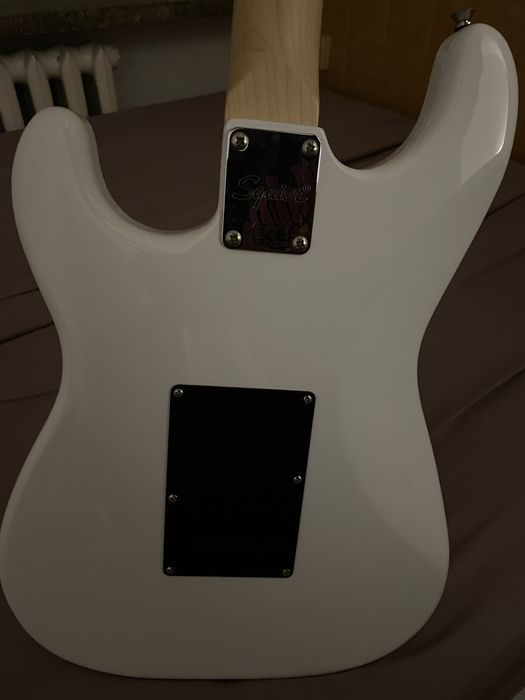 squier affinity stratocaster hss ow