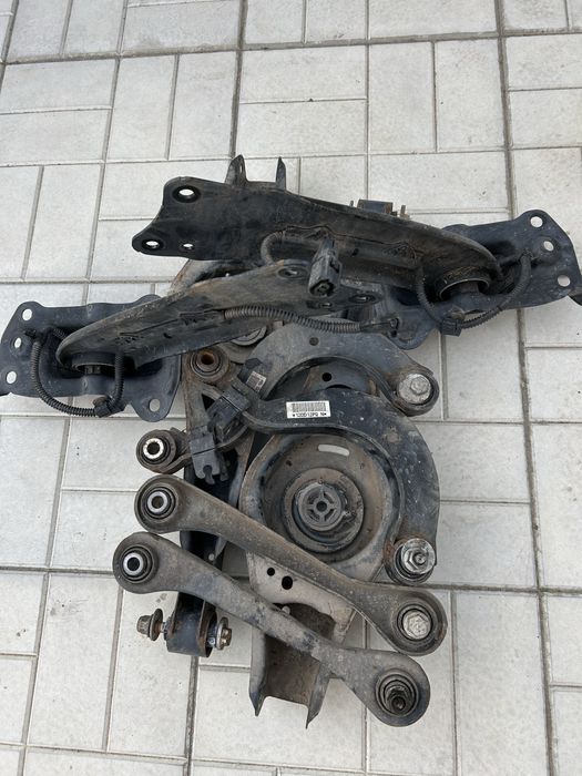 Запчастини на Тігуан ричаги