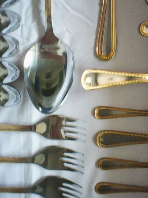 Faqueiro completo com margem dourada - 101 peças