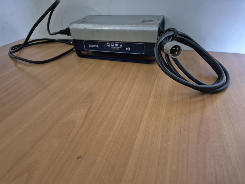 Prostownik ładowarka FILON FUTURA IEB 24V 12A