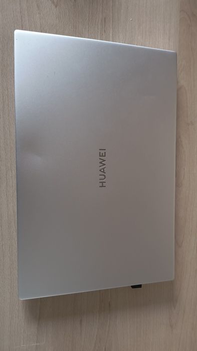 Huawei matebook 13 i3 8Gb ram win 11