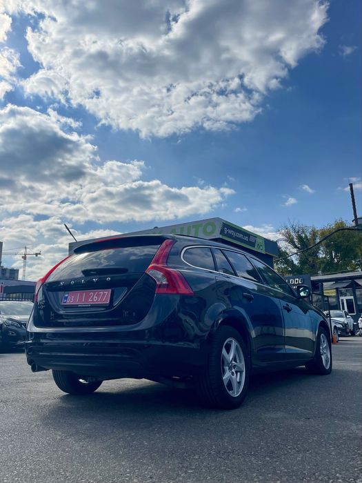 Volvo v60(D2) 2014 року