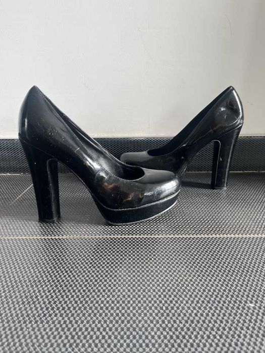 Buty na obcasie roz. 40