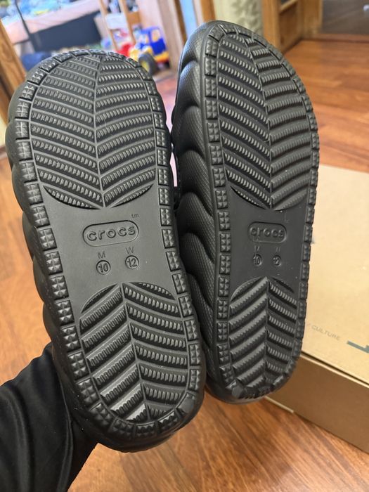 Шльопанці Crocs Classic Cozzzy Overpuff Sandal black, крокси, шлепанцы