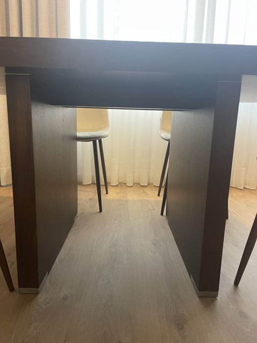 Mesa sala de refeições ou reuniões