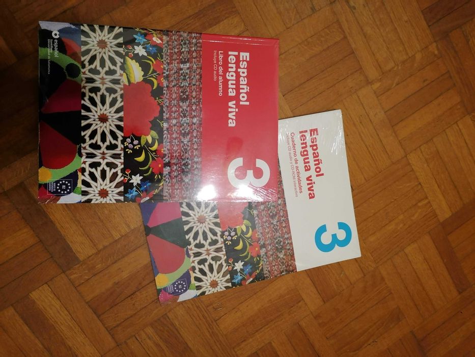 Livro caderno de atividades - manual de Espanhol, Santillana