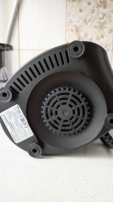 Шнекова соковижималка Ardesto JEG-1330SL стан як нова