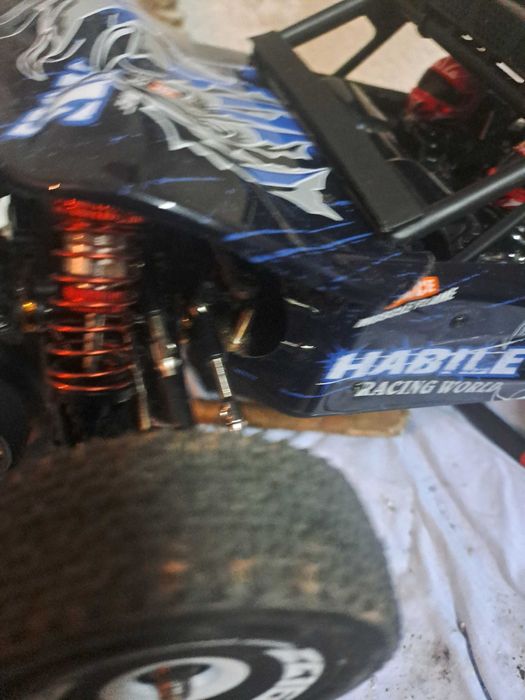 Carro telecomandado a bateria para competir