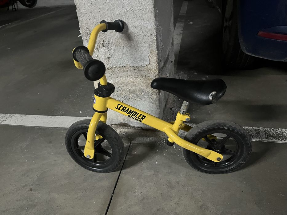 Bicicleta sem pedais chicco ducati