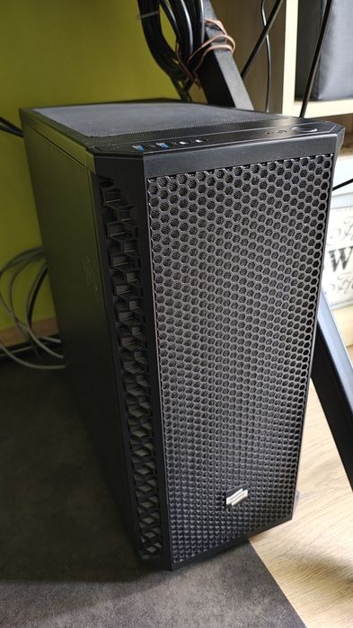 Sprzedam komputer  na części Pentium g6400, ram 16gb 3600mhz , 700w, zamknięta obudowa