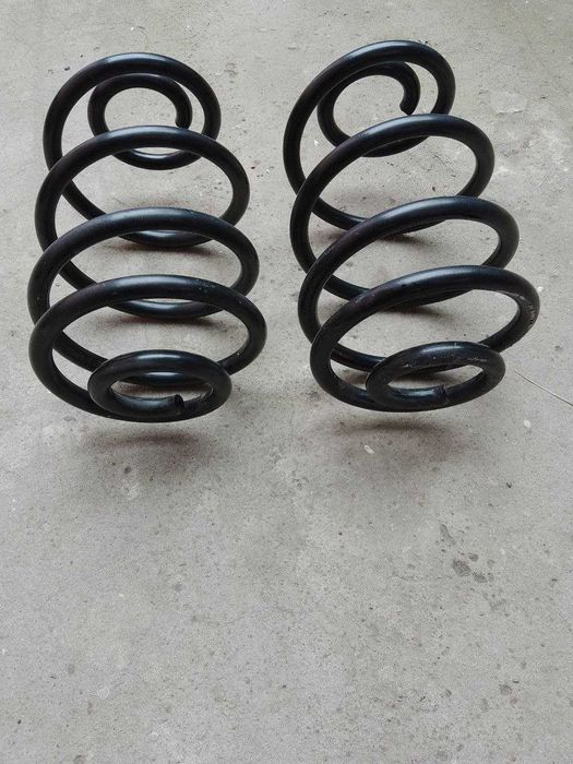 Пружина подвески OPEL 426­3408 Lesjöfors