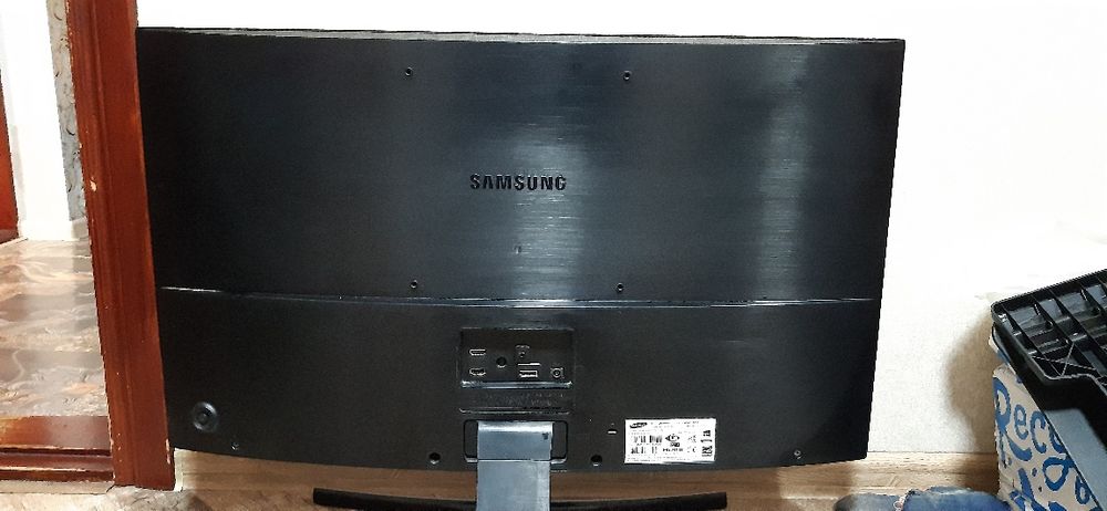 Samsung 32"  монитор (Изогнутий)
