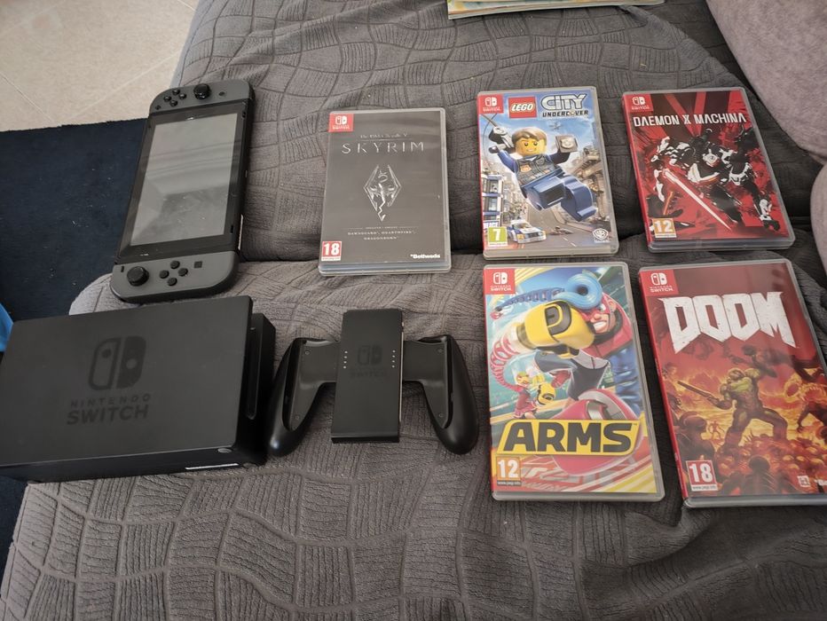 Nintendo switch usada com jogos