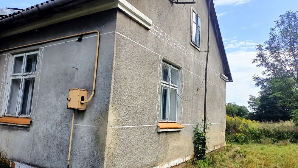 продається житловий будинок.три фази газ і земля площею 49 сотиків