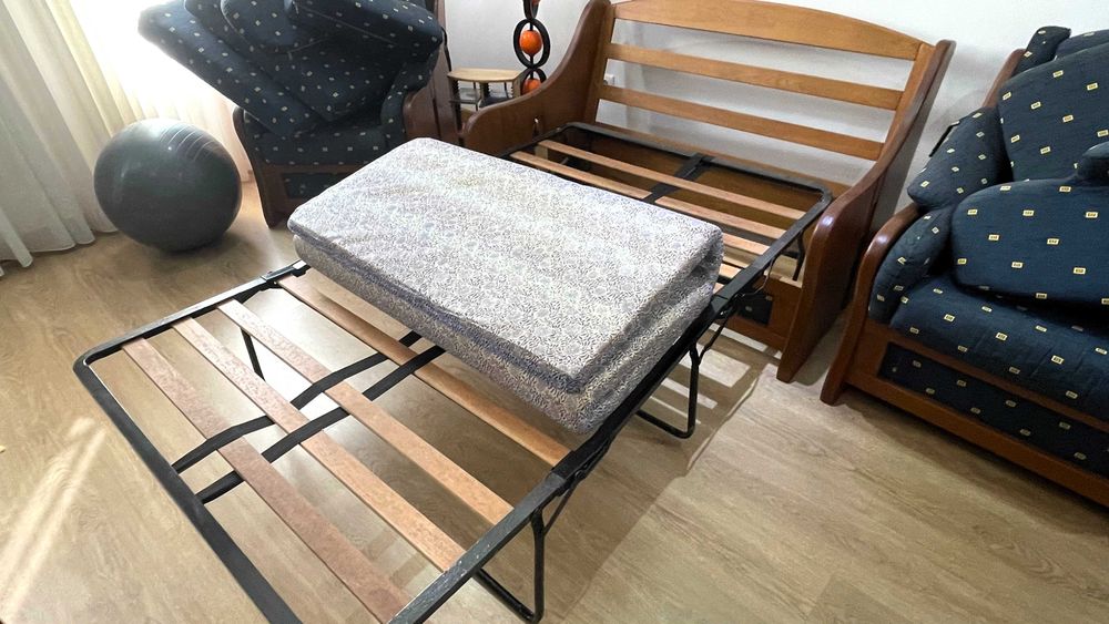 RESERVADO! - Conjunto de Sofá-Cama + 2 Cadeirões — Excelente Estado