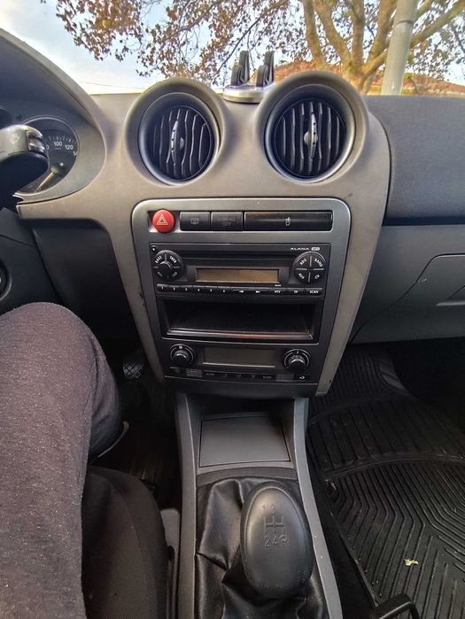 SEAT Ibiza 1.4 (2006) – 155.000 km – Mecânica Impecável