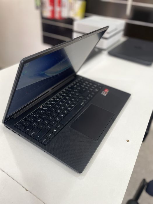 Notebook HP 15", AMD Ryzen 3, 128GB, Windows 11 Excelente estado
