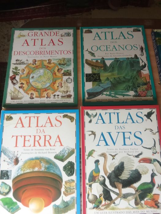 Livros vários atlas e o universal