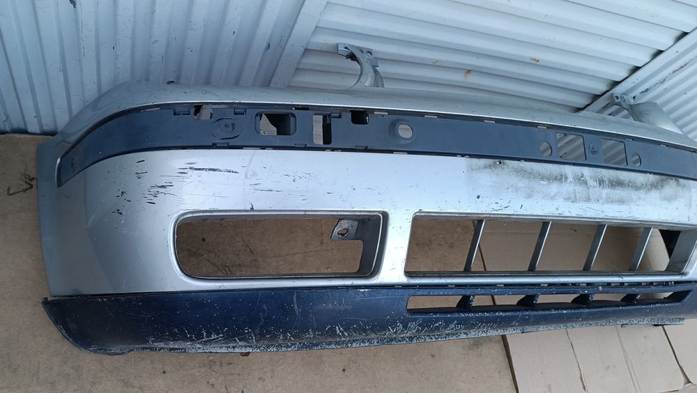 Vendo parachoque de frente VW golf 4 ano 1998/2004