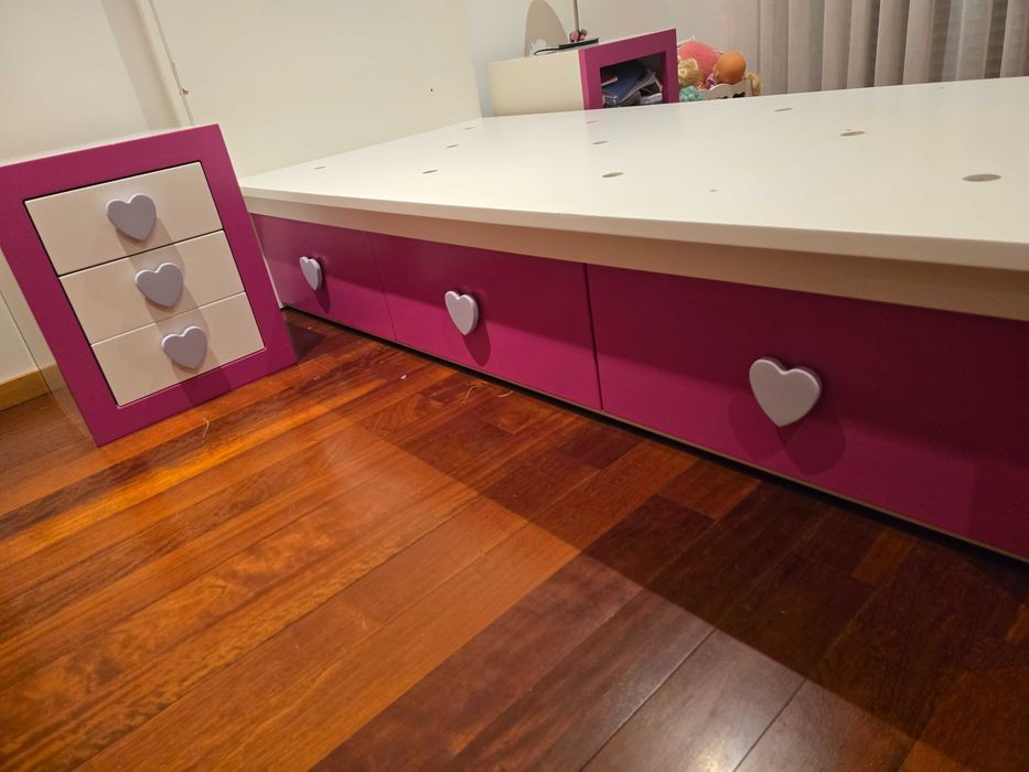 Mobília quarto menina com berço convertível em cama