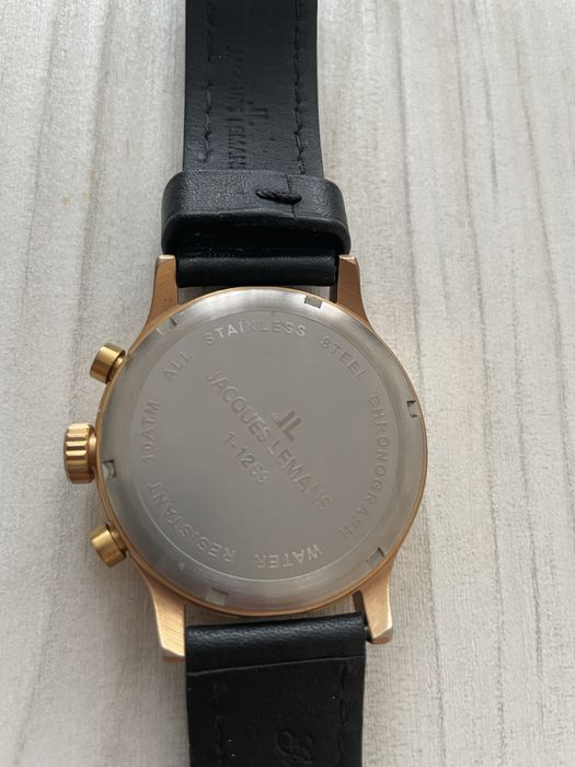годинник Jacques Lemans