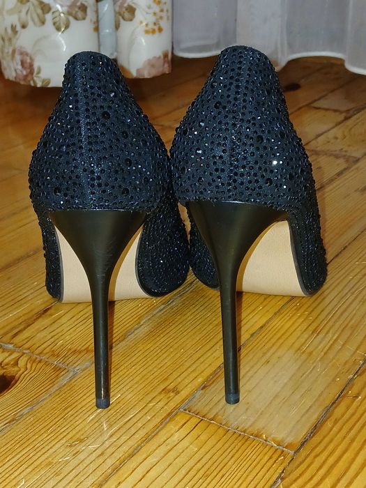 Wysokie szpilki w stylu Glamour