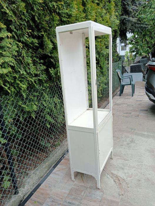 Szafka medyczna witryna lekarska