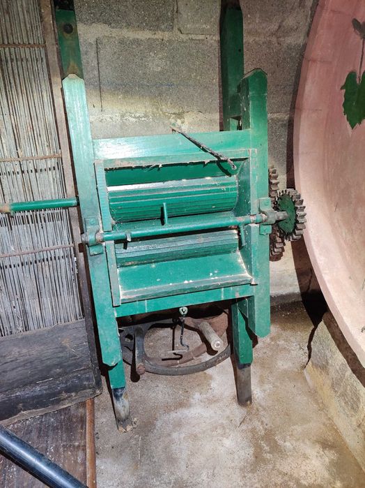 Esmagador manual uvas