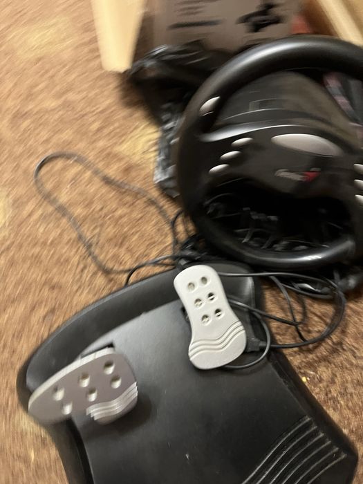 Ігровий руль старий