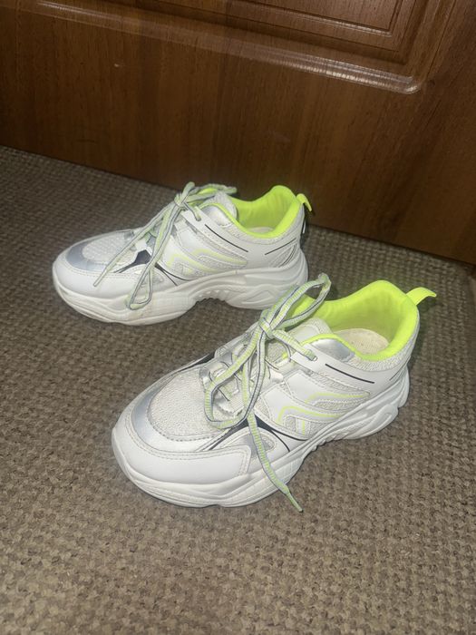 Кроссовки кеды 36,5-37р белые весна-лето