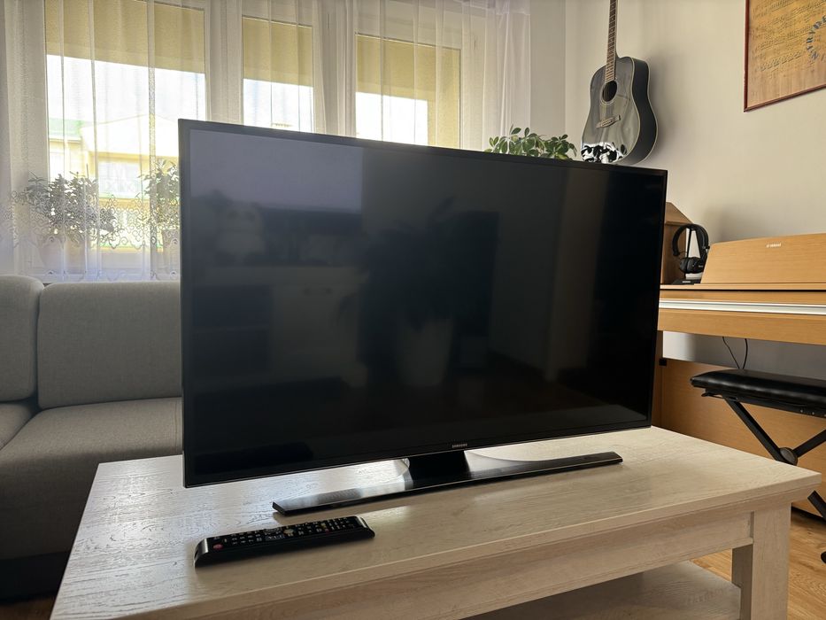 Samsung UE40JU6400W 40” 4K Smart TV, pilot