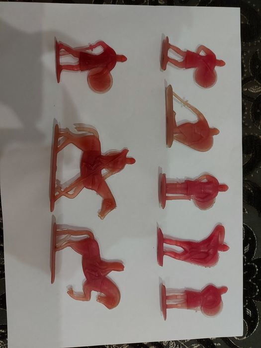 Солдатики пластмасові ,рожеві