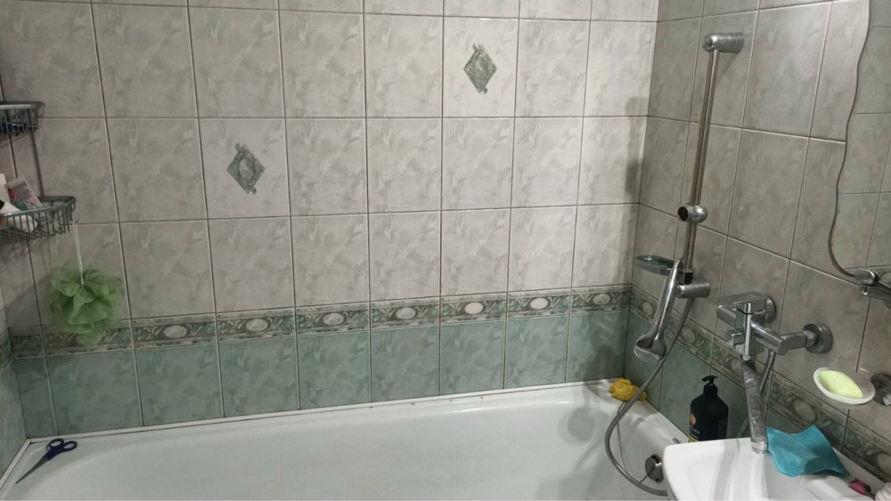 Продам 4-х кімнатну квартиру по вул.Василя Сергієнка Хортицький район