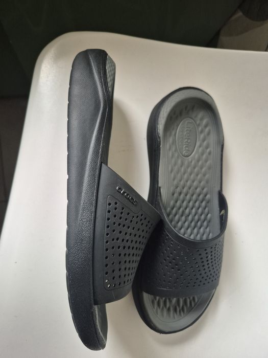 Klapki damskie marki Crocs