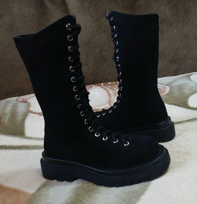 Женские теплые замшевые ботинки