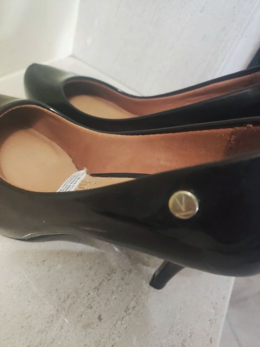 Lindo sapato de verniz