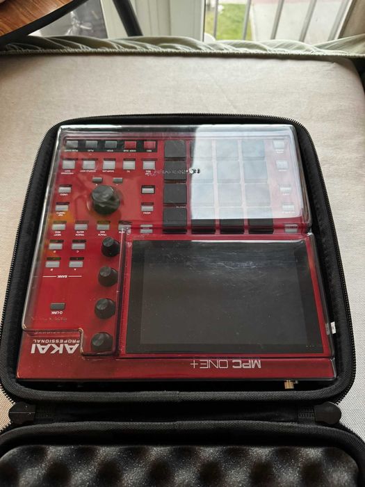 Akai MPC One Plus Gwarancja Magma Case Decksaver