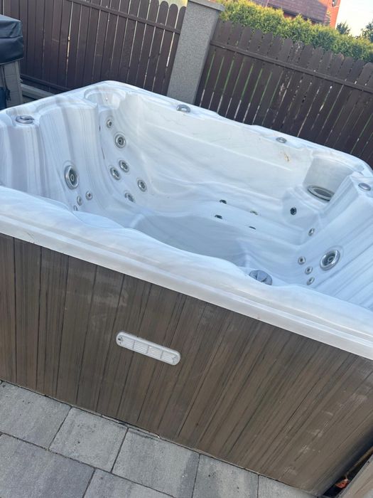 Jacuzzi ogrodowe Canadian Spa 200x200 Balboa ozonator Led okazja 40dys