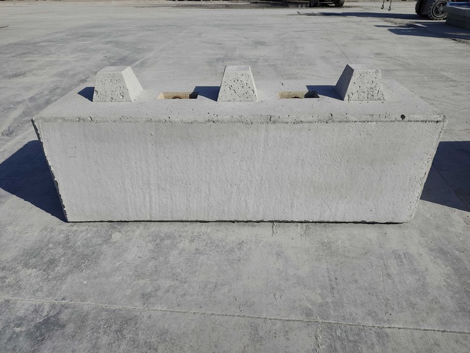 Klocek betonowy ,blok betonowy 2,1x0,71x0,71